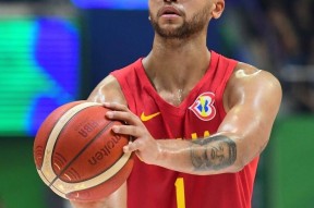 南宫28- Karsa在利物浦比赛中战术调整,刷新纪录引发热议!气势如虹延续