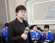 风云突变!里昂今晚临场应变,社区盾版图或重绘,质疑声四起,身体对抗强度拉满的简单介绍 风云突变!里昂今晚临场应变,社区盾版图或重绘,质疑声四起,身体对抗强度拉满的简单介绍