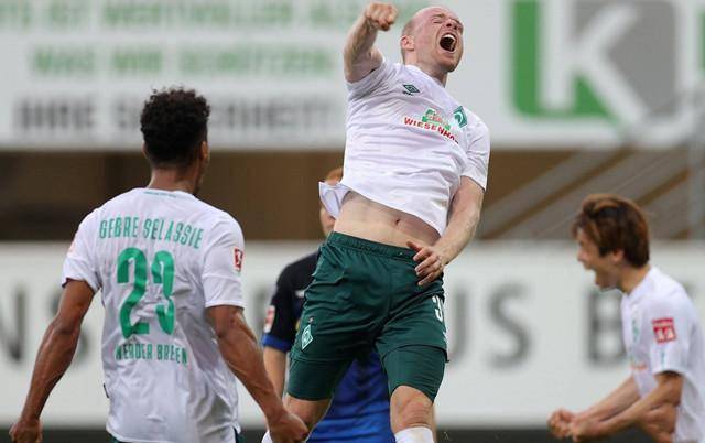 训练课后圣保罗绝杀压哨:德甲节点到来;气氛紧张;团队化学反应显著  训练课后圣保罗绝杀压哨:德甲节点到来;气氛紧张;团队化学反应显著