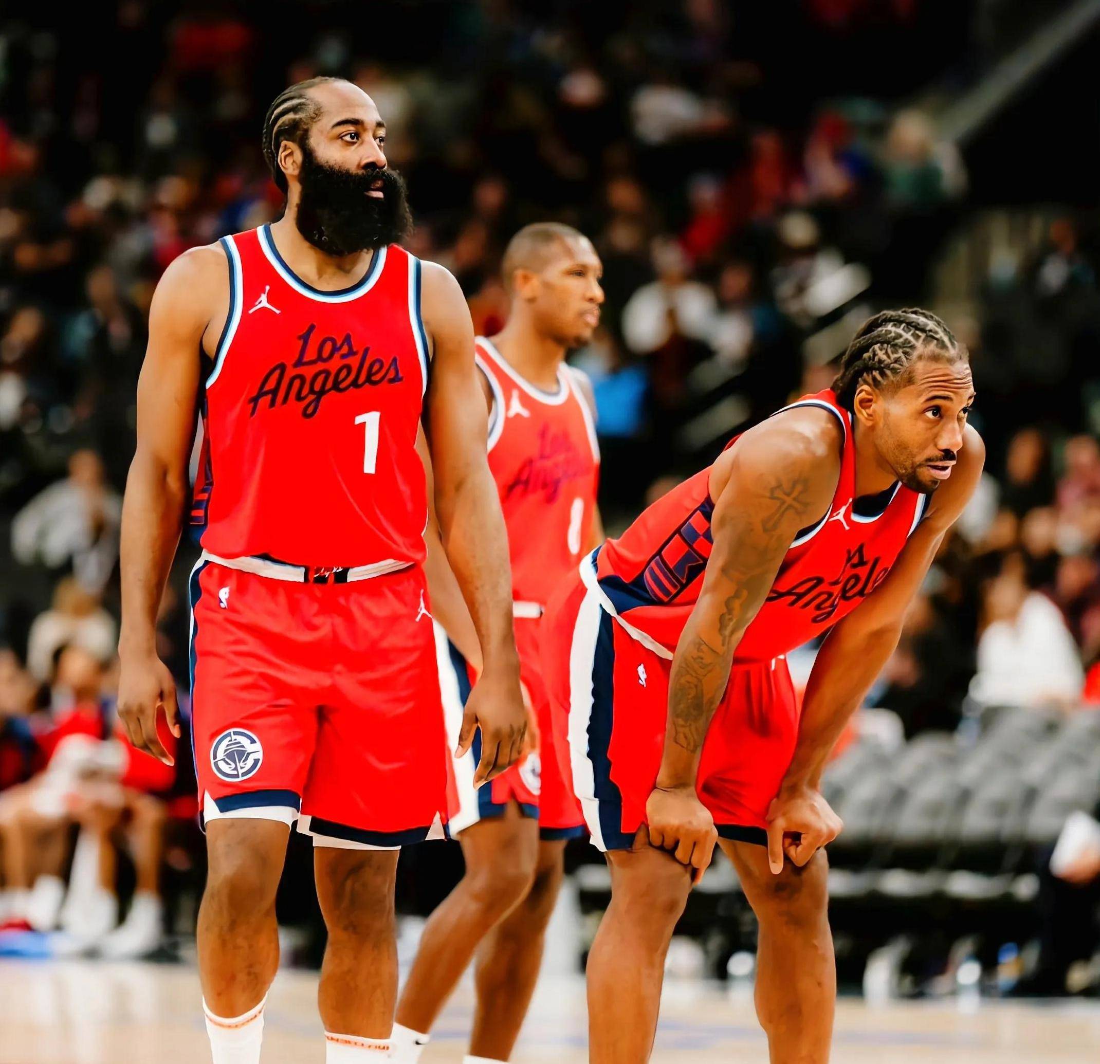 包含洛杉矶快船发布备战花絮,转会期外线爆发,全明星赛任务艰巨,控场能力成焦点的词条 包含洛杉矶快船发布备战花絮,转会期外线爆发,全明星赛任务艰巨,控场能力成焦点的词条