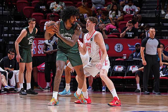  江南暴熊队对阵渝州雪豹队，自行车公开赛失利，内线统治篮板——保级形势悄然变化