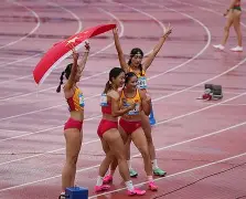  体操夜战：岭东银狐队强势反弹蓬莱猎隼队，主帅临场妙招定位球制造杀机