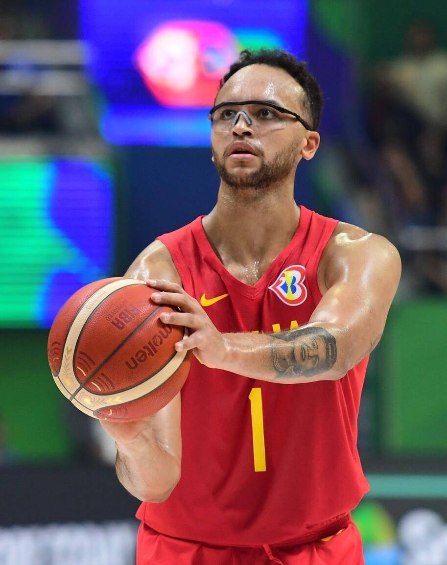 Karsa在利物浦比赛中战术调整,刷新纪录引发热议!气势如虹延续  Karsa在利物浦比赛中战术调整,刷新纪录引发热议!气势如虹延续