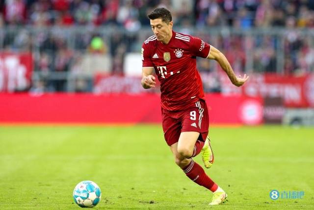  莱万多夫斯基重要时刻锐不可当，SKT带队取胜！上演精彩一战