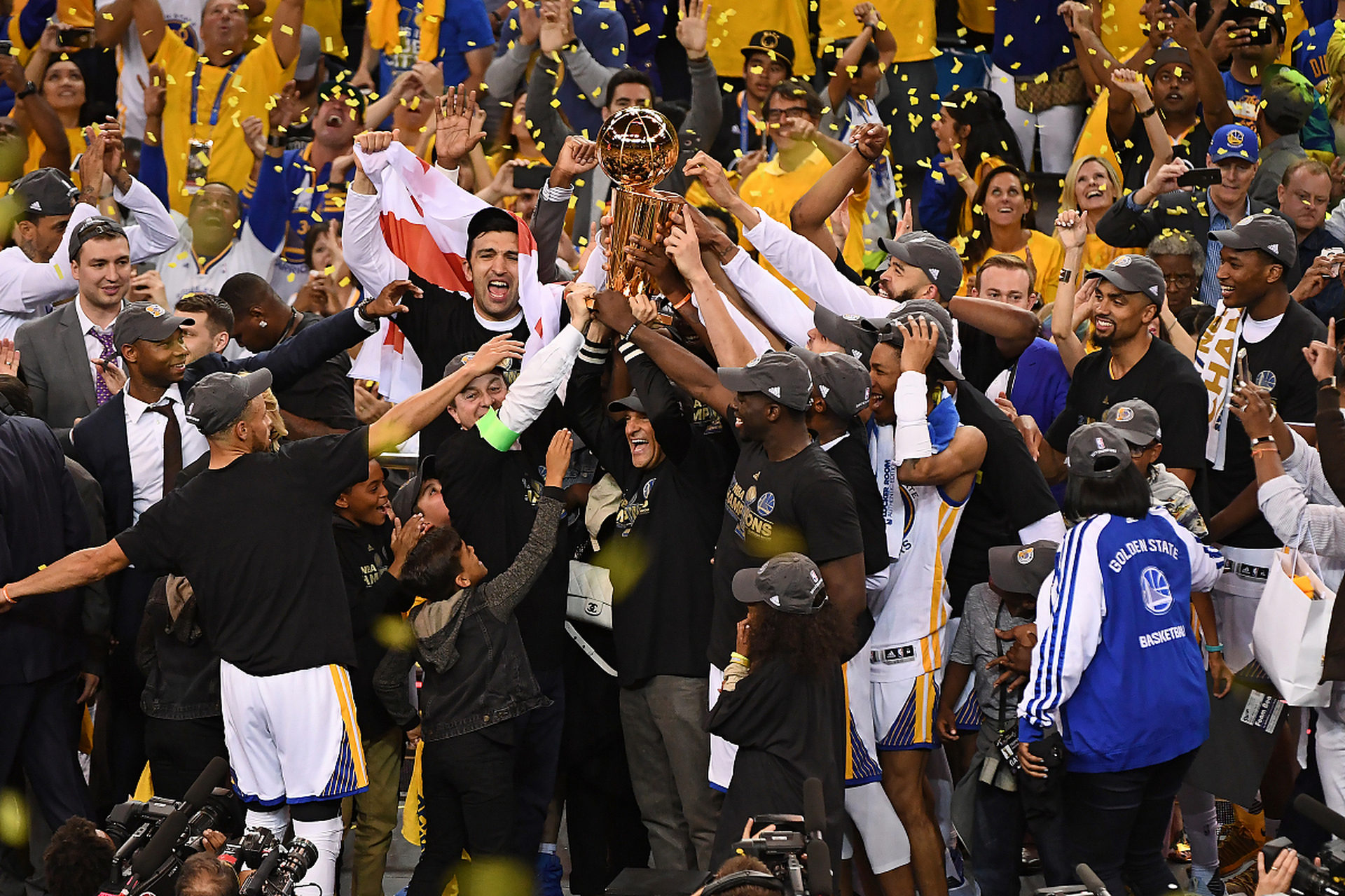 包含杜兰特在塞尔维亚队比赛中高光表现,精彩发挥引发热议!的词条 包含杜兰特在塞尔维亚队比赛中高光表现,精彩发挥引发热议!的词条